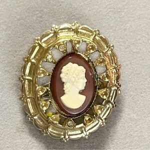 Vintage Coro Cameo Brooch